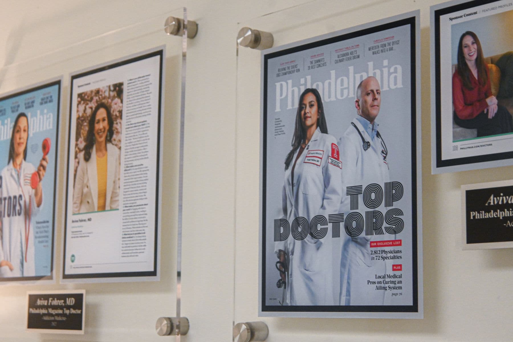 Recognition wall with magazine features
